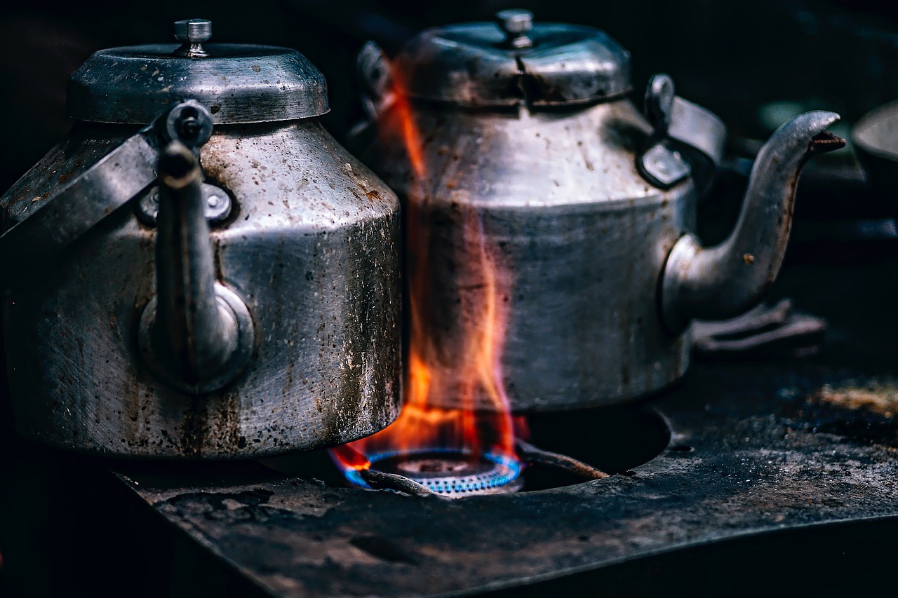 Slimme koelkast ingebouwd in stijlvolle buitenkeuken.