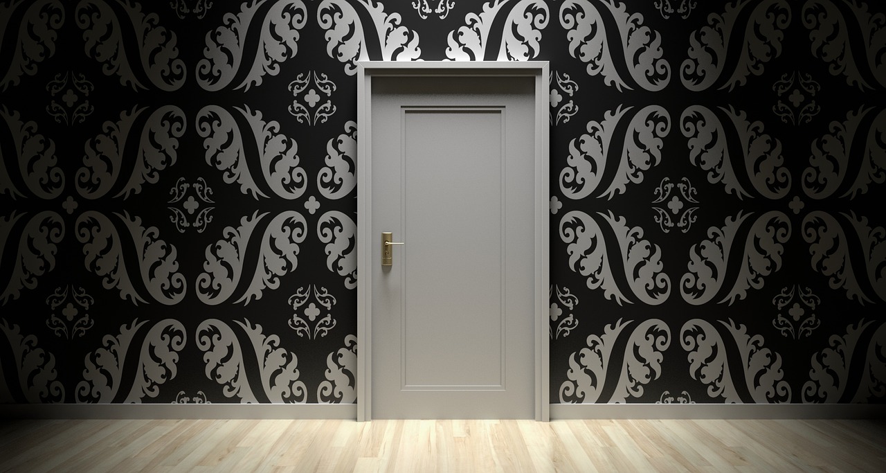 Messing deurknop met eigentijds design. Messing deurknop met eigentijds design.